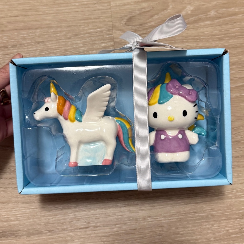 Hello Kitty Unicorn Shaker Set